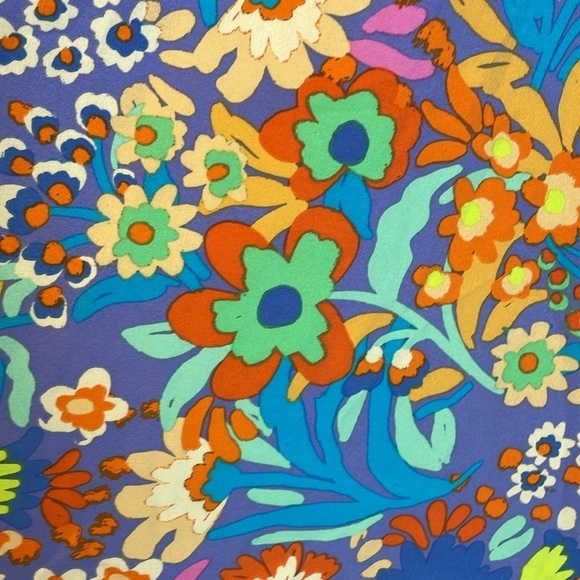 Emily Wonder Periwinkle Split Neckline with Balloon Sleeve Floral Blouse size 1X - Picture 9 of 16